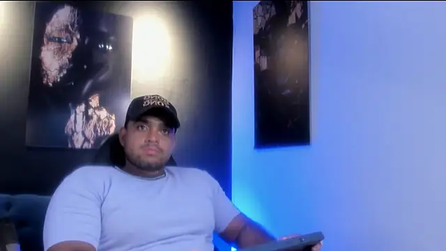 Big furry bear13 online show from November 4, 2025, 6:17 am