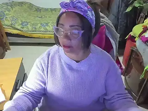 Mrs mommy  online show from March 13, 2025, 8:43 pm