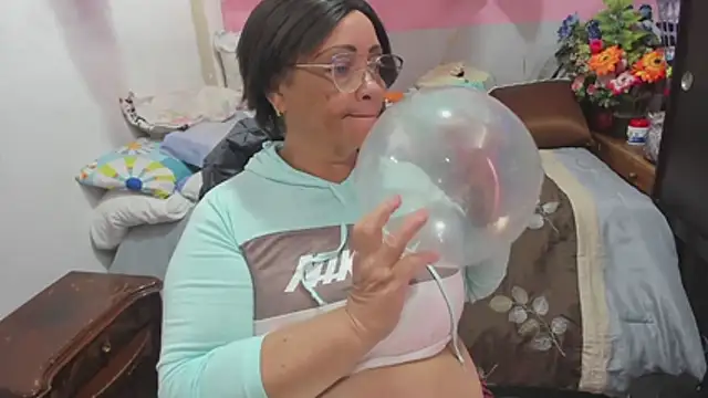 Mrs mommy  online show from June 19, 2026, 6:03 pm