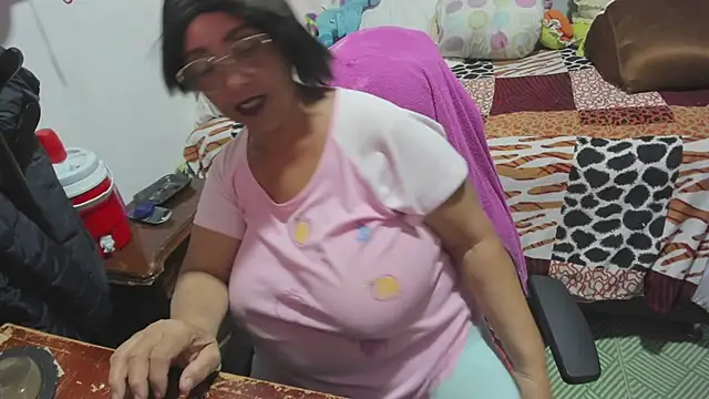 Snapshot of Mrs_mommy_ chatting on February 25, 2026, 11:26 pm Mrs mommy online show from February 25, 2026, 11:26 pm