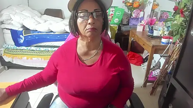 Mrs mommy  online show from September 25, 2025, 9:10 pm