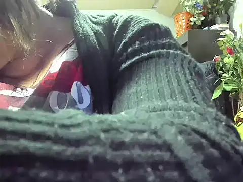 Mrs mommy  online show from March 14, 2025, 5:02 pm