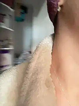 HotXMom online show from February 19, 2026, 7:49 am