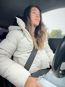 HotXMom online show from October 9, 2025, 5:41 am