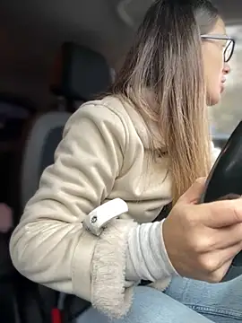 HotXMom online show from November 12, 2025, 6:50 am