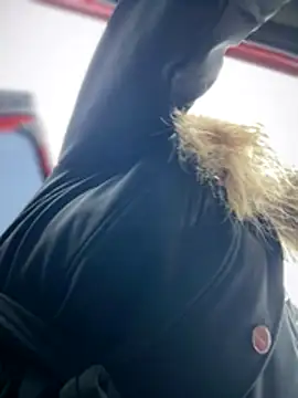 HotXMom online show from November 10, 2025, 7:02 am