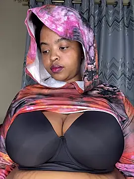 Snapshot of Linahlove chatting on June 3, 2026, 7:51 pm Linahlove online show from June 3, 2026, 7:51 pm