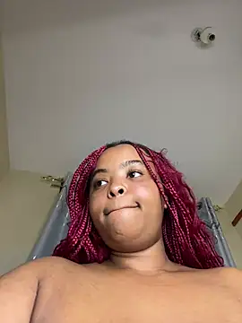 Snapshot of Linahlove chatting on May 24, 2026, 9:26 pm Linahlove online show from May 24, 2026, 9:26 pm