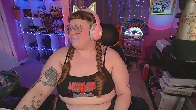 Snapshot of FatVeronica chatting on January 31, 2026, 7:12 pm FatVeronica online show from January 31, 2026, 7:12 pm