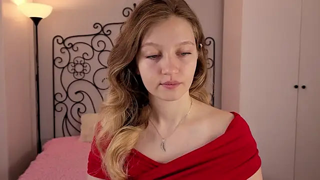 Ksuhesa online show from December 2, 2025, 1:06 am