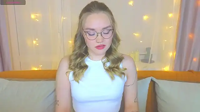 Aurora Golden1 online show from February 22, 2025, 3:47 pm