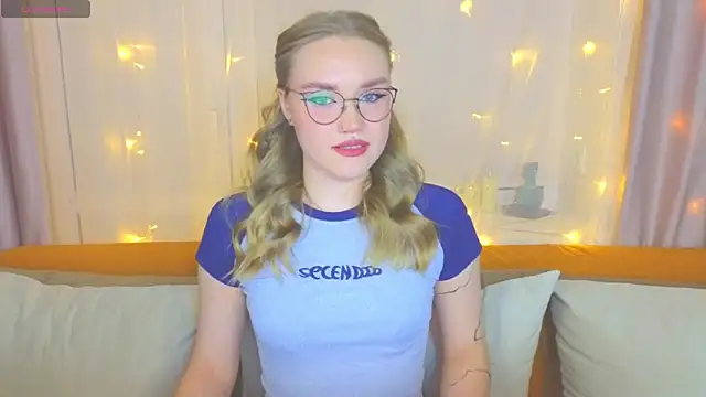 Aurora Golden1 online show from February 18, 2025, 3:31 pm