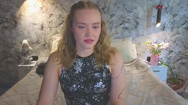Snapshot of Aurora_Golden1 chatting on July 19, 2026, 5:27 am Aurora Golden1 online show from July 19, 2026, 5:27 am