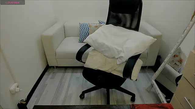 AlisaBacker online show from January 29, 2025, 12:24 pm