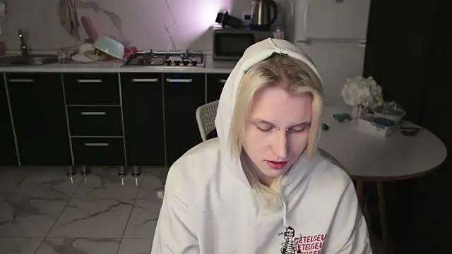 Snapshot of MertyXX chatting on February 28, 2026, 10:20 pm MertyXX online show from February 28, 2026, 10:20 pm