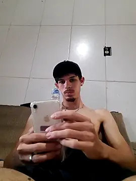 jaozinMg online show from November 11, 2025, 2:12 pm