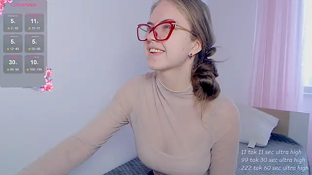 Sarah HS online show from April 21, 2026, 11:28 am