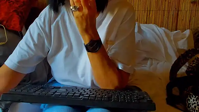 Snapshot of shannon4u chatting on June 8, 2026, 8:26 am shannon4u online show from June 8, 2026, 8:26 am