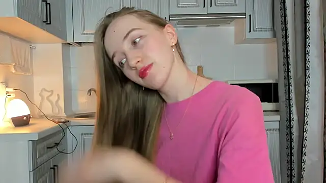 Snapshot of leslie_my_lovee chatting on October 7, 2025, 7:48 pm leslie my lovee online show from October 7, 2025, 7:48 pm