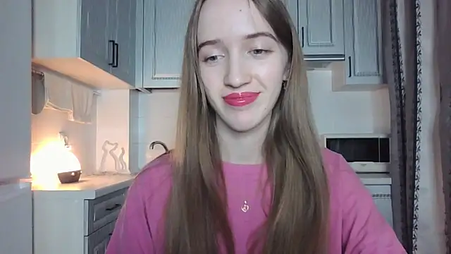 Snapshot of leslie_my_lovee chatting on October 4, 2025, 8:43 pm leslie my lovee online show from October 4, 2025, 8:43 pm