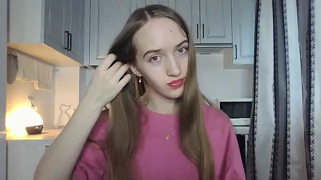 Snapshot of leslie_my_lovee chatting on October 5, 2025, 1:24 pm leslie my lovee online show from October 5, 2025, 1:24 pm