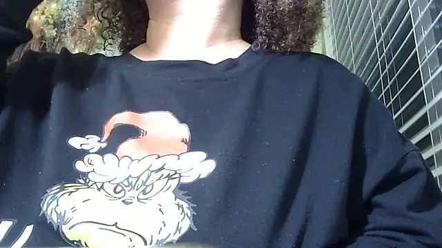Snapshot of Paisleehaze chatting on May 15, 2026, 3:48 am Paisleehaze online show from May 15, 2026, 3:48 am