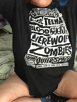 Snapshot of KesshoOppaii chatting on January 10, 2025, 7:57 am KesshoOppaii online show from January 10, 2025, 7:57 am