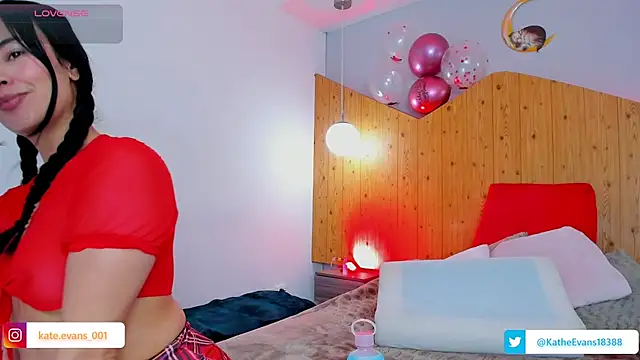 Snapshot of kate_evans1 chatting on September 19, 2025, 10:41 am kate evans1 online show from September 19, 2025, 10:41 am