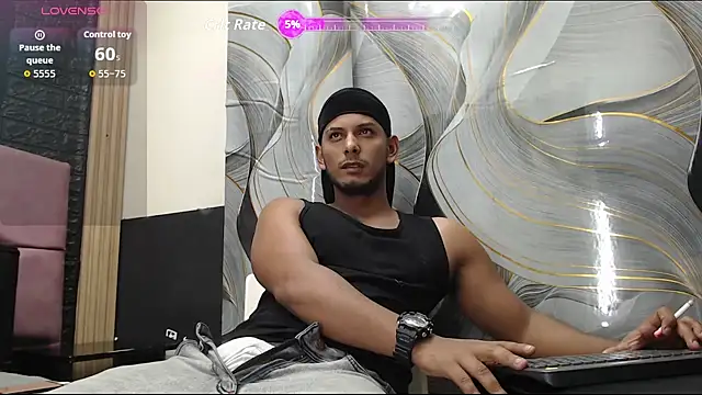 Snapshot of Chris_Dick23 chatting on November 4, 2025, 4:05 am Chris Dick23 online show from November 4, 2025, 4:05 am