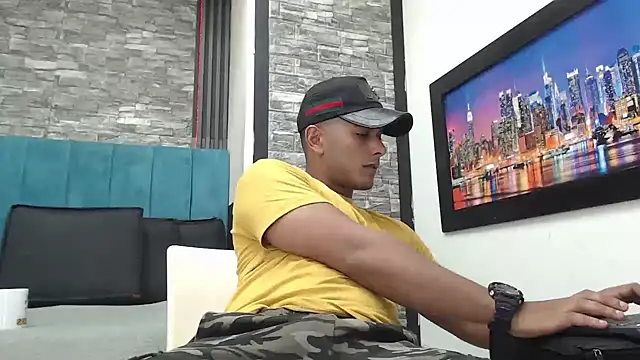 Snapshot of Chris_Dick23 chatting on November 27, 2025, 5:19 am Chris Dick23 online show from November 27, 2025, 5:19 am