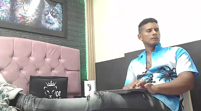 Snapshot of Chris_Dick23 chatting on March 2, 2025, 6:37 am Chris Dick23 online show from March 2, 2025, 6:37 am