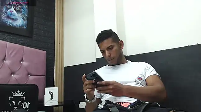 Snapshot of Chris_Dick23 chatting on March 7, 2025, 3:29 am Chris Dick23 online show from March 7, 2025, 3:29 am