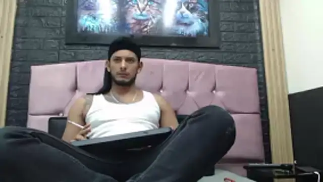 Snapshot of Chris_Dick23 chatting on November 12, 2025, 5:33 am Chris Dick23 online show from November 12, 2025, 5:33 am