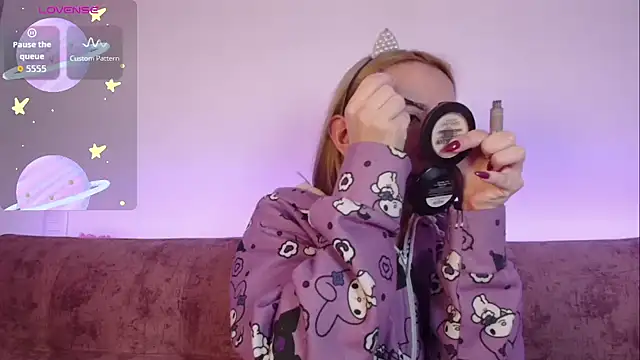 Miiaa doll online show from October 1, 2025, 11:25 am