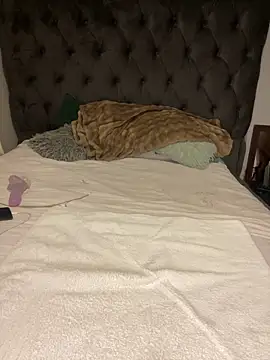 MILL204 online show from October 4, 2025, 5:03 pm