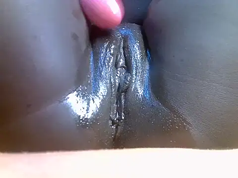 Snapshot of Liza331 chatting on October 8, 2025, 2:24 am Liza331 online show from October 8, 2025, 2:24 am