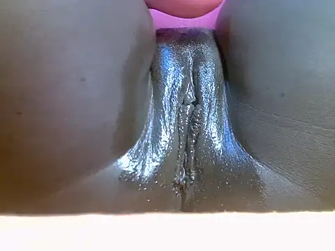 Snapshot of Liza331 chatting on October 9, 2025, 10:32 pm Liza331 online show from October 9, 2025, 10:32 pm