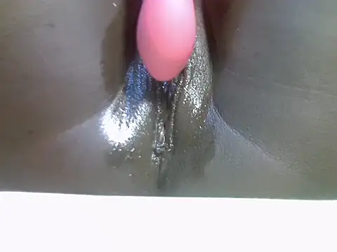 Snapshot of Liza331 chatting on October 18, 2025, 5:15 pm Liza331 online show from October 18, 2025, 5:15 pm