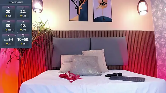 NicolleeEvanss online show from October 3, 2025, 11:56 am