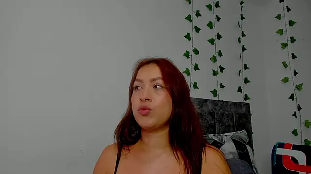 Miaa Garcia online show from October 17, 2025, 9:05 pm