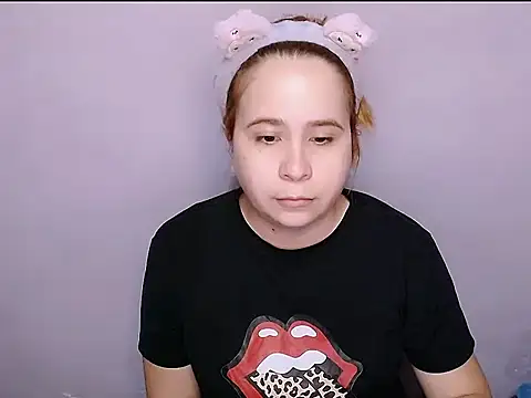 Snapshot of SubLayla01 chatting on June 15, 2026, 6:07 pm SubLayla01 online show from June 15, 2026, 6:07 pm