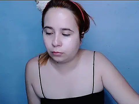 SubLayla01 online show from September 15, 2025, 5:46 pm