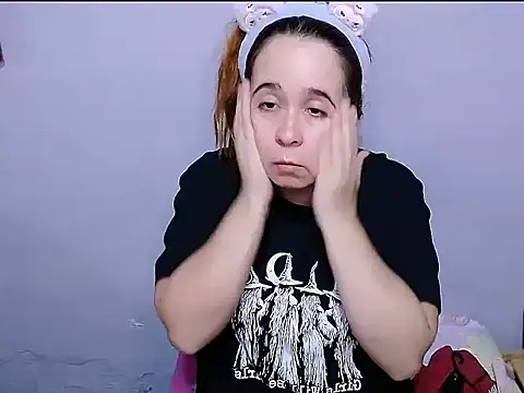 SubLayla01 online show from November 22, 2025, 6:51 pm