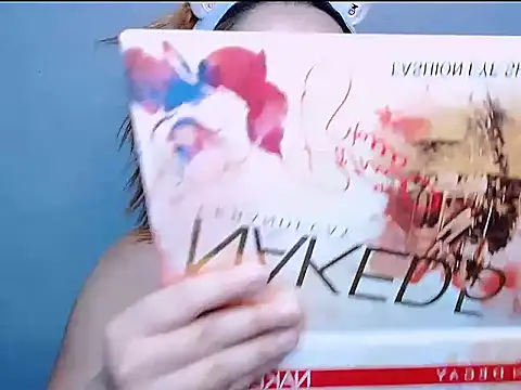 SubLayla01 online show from October 7, 2025, 6:42 pm