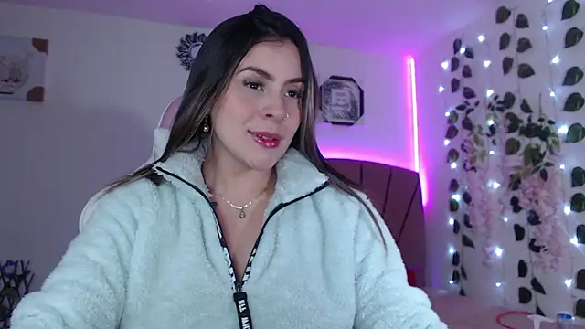 GabyVandriel online show from December 4, 2024, 1:58 pm