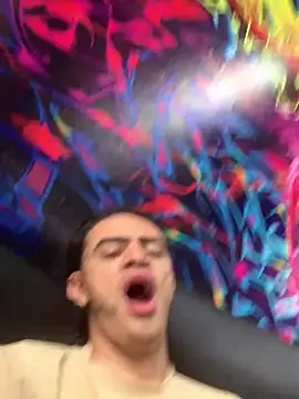 JovenDesobediente online show from April 4, 2026, 7:42 pm