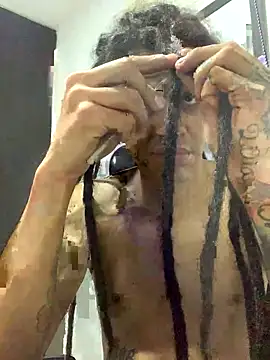 JovenDesobediente online show from September 30, 2025, 4:51 am