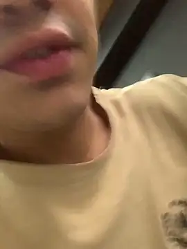 JovenDesobediente online show from October 8, 2025, 9:15 pm