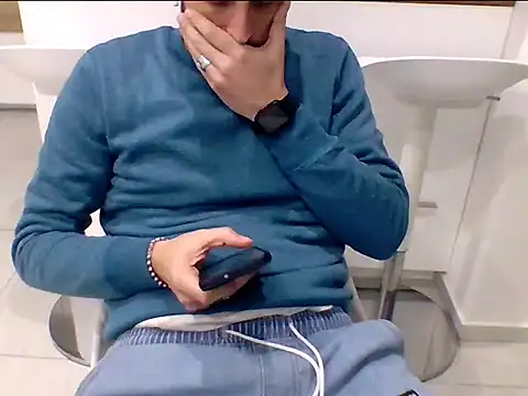 stepmarto3 online show from January 10, 2025, 9:10 pm