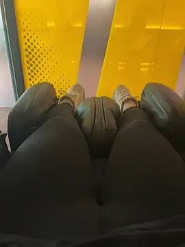 amooraaamoon online show from September 18, 2025, 1:14 pm